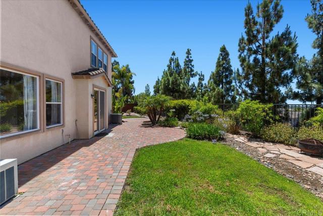 1560 Eden Court, San Marcos CA: https://media.crmls.org/mediaz/69d2211c-c2a1-4998-885f-bbc421e24c77.jpg