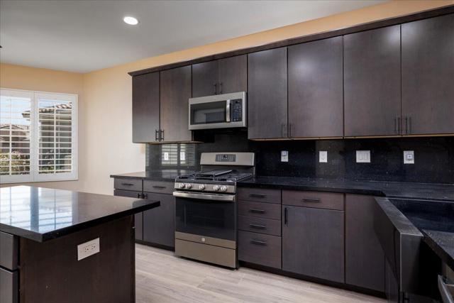 78544 Iron Bark Drive, Palm Desert CA: https://media.crmls.org/mediaz/69d24040-6d54-4bcd-9f5e-ad78867d6d9f.jpg