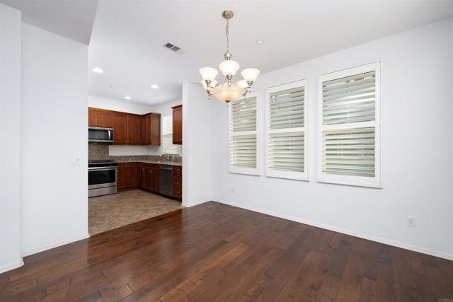 Detail Gallery Image 8 of 35 For 1811 Lime Ct #9,  Chula Vista,  CA 91913 - 2 Beds | 2/1 Baths