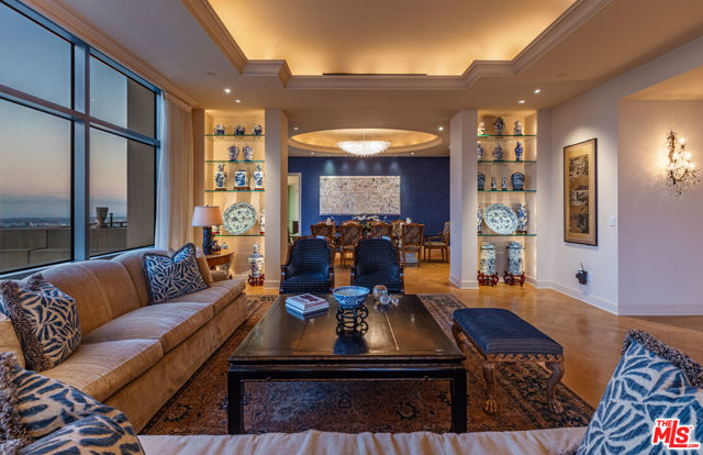 10800 Wilshire Boulevard, Los Angeles CA: https://media.crmls.org/mediaz/69d2e4b6-b7e9-4987-96bf-e194b12bbf45.jpg