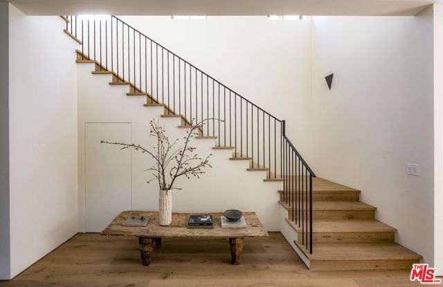 4209 Vantage Avenue, Studio City CA: https://media.crmls.org/mediaz/69d375a9-74c0-4071-bd55-6433fa18c6c2.jpg