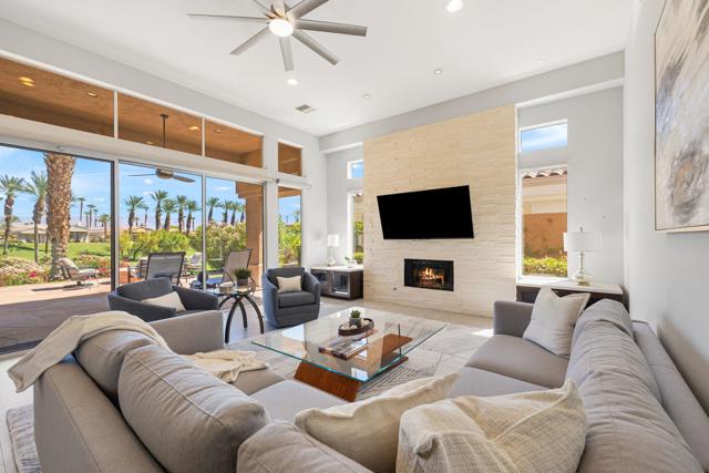461 White Horse Trail, Palm Desert CA: https://media.crmls.org/mediaz/69d378a7-bdf9-43dc-b237-5c5a734def0a.jpg