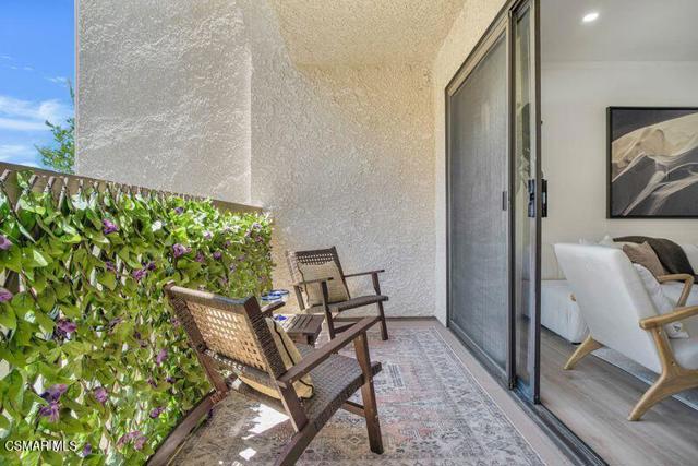 26008 Alizia Canyon Drive, Calabasas CA: https://media.crmls.org/mediaz/69d433ab-0eba-48c8-bc56-71cc258b0408.jpg
