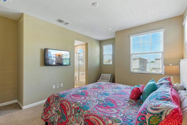 841 Fan Palm Ln, Brentwood CA: https://media.crmls.org/mediaz/69d4ac21-b1bf-4874-965f-e5d94c69e628.jpg