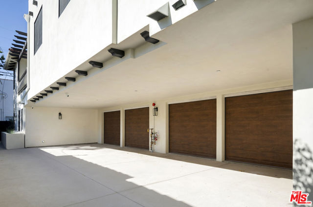 1203 N Vista Street, West Hollywood CA: https://media.crmls.org/mediaz/69d512ba-6c4c-4abd-a375-f999212dbd61.jpg