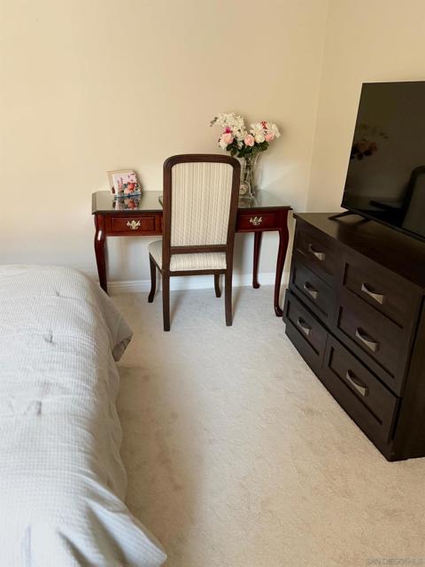 17489 Carnton Way, San Diego CA: https://media.crmls.org/mediaz/69d52373-e9e7-4e06-bdf1-bad6d61da832.jpg