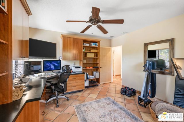 2336 N Girasol Avenue, Palm Springs CA: https://media.crmls.org/mediaz/69d5c205-debe-43b5-85d1-e40b6ef556a5.jpg