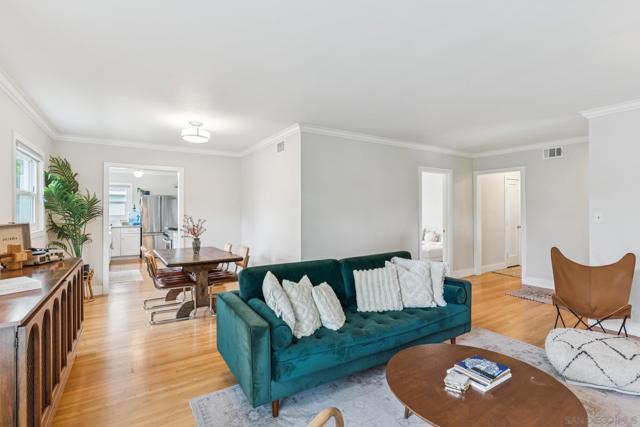 701 Catalina Ave, Santa Ana CA: https://media.crmls.org/mediaz/69d5c2f7-cc91-4725-bade-095d3c2e61bd.jpg