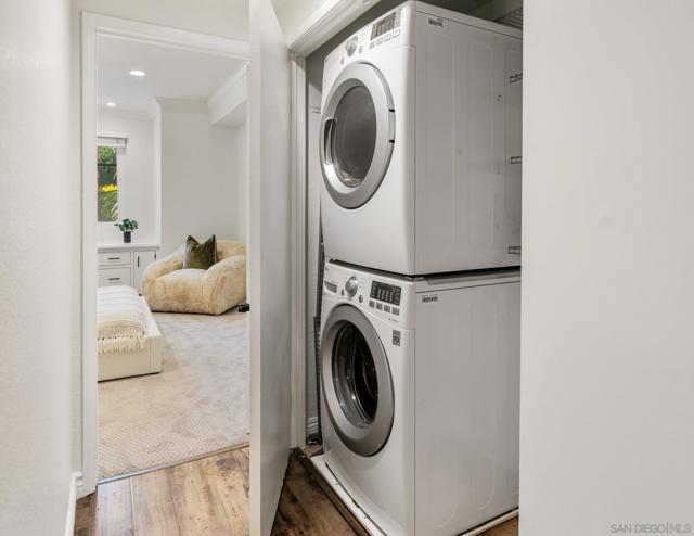 2445 Brant St, San Diego CA: https://media.crmls.org/mediaz/69d5dcba-df90-40d2-88aa-b99d90671301.jpg
