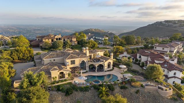 18320 VIA AMBIENTE, Rancho Santa Fe CA: https://media.crmls.org/mediaz/69d65999-d01d-4250-8736-c497328c3dd2.jpg