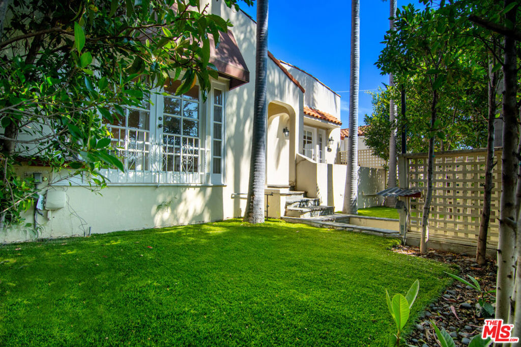 9037 Elevado Street