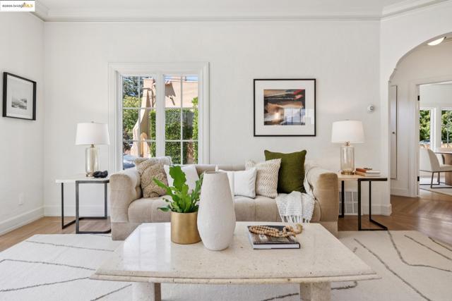 101 Palm Dr, Piedmont CA: https://media.crmls.org/mediaz/69d7e667-923f-4859-93b0-43633b264547.jpg