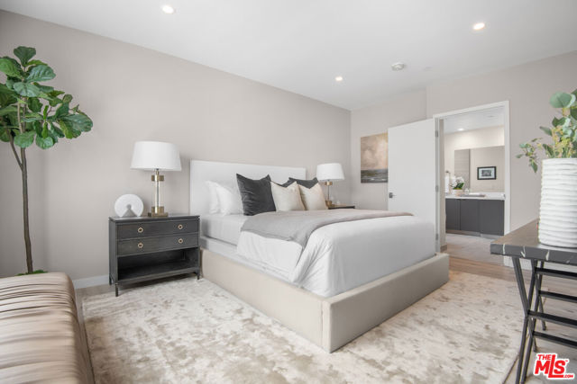 1226 S Bedford Street, Los Angeles CA: https://media.crmls.org/mediaz/69d80483-5f74-48bb-8b21-c6d01ad3634d.jpg