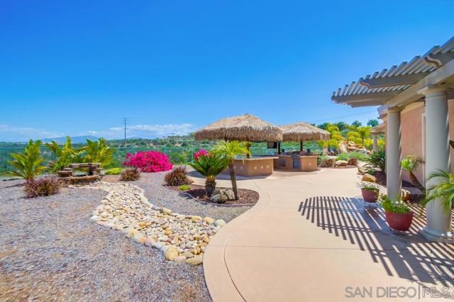 14190 Green Valley Ct, San Diego CA: https://media.crmls.org/mediaz/69d8b270-5c96-4095-a34e-0f6b205cfc99.jpg