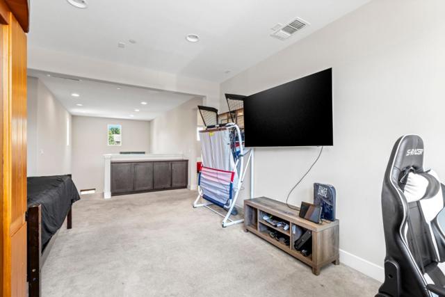9850 Bobcat Court, Gilroy CA: https://media.crmls.org/mediaz/69d91d09-610e-4311-9bc7-7a80b030fb51.jpg