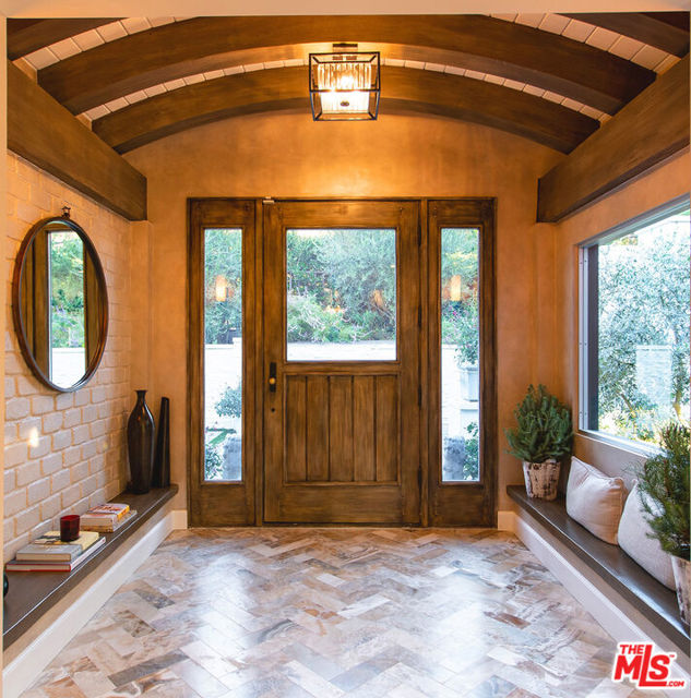 3631 SERRA Road, Malibu CA: https://media.crmls.org/mediaz/69d96b3b-ca9b-4978-8e81-2c07cc2cc4e8.jpg