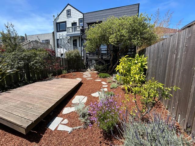 169 Brompton Avenue, San Francisco CA: https://media.crmls.org/mediaz/69d96e99-48c5-46a7-b4bf-3fe103a78026.jpg