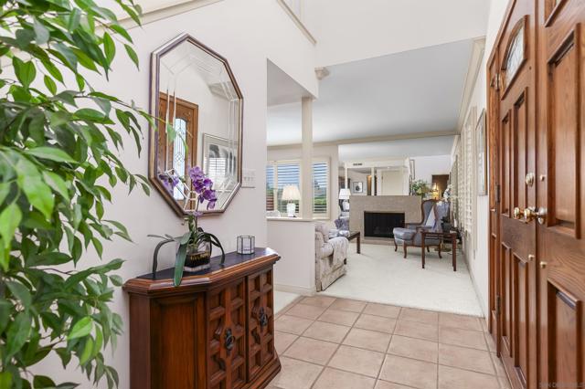 5353 Westknoll Dr, San Diego CA: https://media.crmls.org/mediaz/69d97d48-38b4-4fea-8e3a-0651a8f30723.jpg