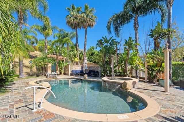 5492 Calarosa Ranch Road, Camarillo CA: https://media.crmls.org/mediaz/69da41fd-04c9-4df6-8f46-1d8edd76e8fc.jpg