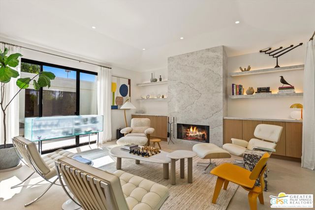 2264 Oakcrest Drive, Palm Springs, CA 92264
