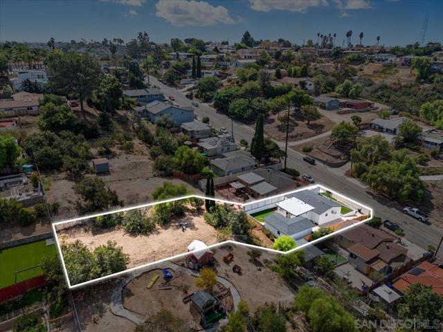 2039 Winnett St, San Diego CA: https://media.crmls.org/mediaz/69dc7284-8fd4-4a23-991f-3aa88688510b.jpg