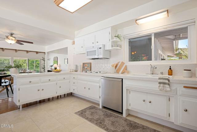 Detail Gallery Image 12 of 33 For 1111 Crestline Dr, Santa Barbara,  CA 93105 - 3 Beds | 2/1 Baths