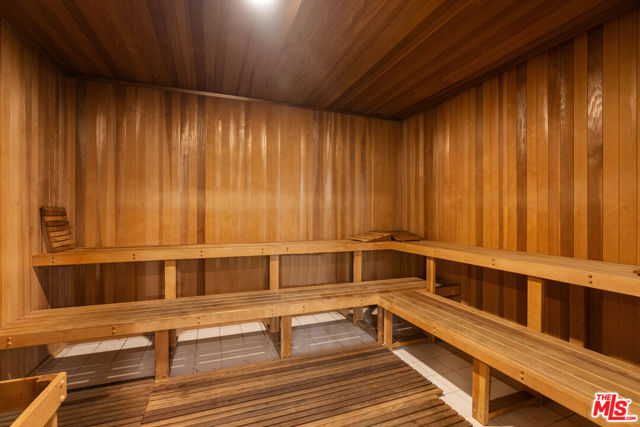 4050 Glencoe Avenue, Marina del Rey CA: https://media.crmls.org/mediaz/69dce41d-7a4f-4b99-b2ed-d45bf8172d6c.jpg