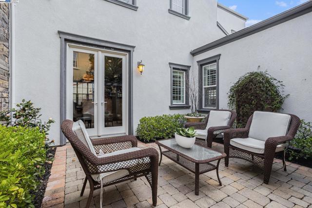 1049 S WEDGEWOOD DR, San Ramon CA: https://media.crmls.org/mediaz/69de1153-a930-4de6-b617-d43dd8a56433.jpg