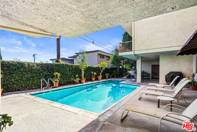 4454 Ventura Canyon Avenue, Sherman Oaks CA: https://media.crmls.org/mediaz/69de3b49-d287-442e-ad5a-ad8882735ee4.jpg