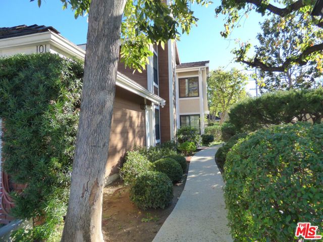 5930 Tampa Avenue, 101 photo 2