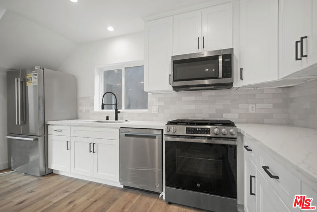 2808 S Cloverdale Avenue, Los Angeles CA: https://media.crmls.org/mediaz/69dfc8d1-eb1c-4d01-822e-9e0737c5713a.jpg