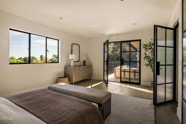 Detail Gallery Image 16 of 40 For 2994 Durand Dr, Los Angeles,  CA 90068 - 5 Beds | 3 Baths