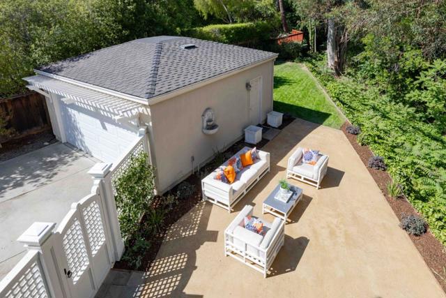 850 Arroyo Court, Palo Alto CA: https://media.crmls.org/mediaz/69dfe43f-e7c4-42a1-89c3-5a3120b460d0.jpg