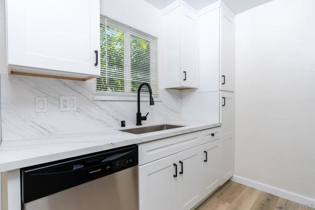 11187 Kelowna Rd, San Diego CA: https://media.crmls.org/mediaz/69e02131-e906-4c55-b22e-9ab501298864.jpg
