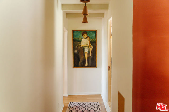 5163 Franklin Avenue, Los Angeles CA: https://media.crmls.org/mediaz/69e052c4-7e7c-43ea-95bb-2c959b3d56b8.jpg