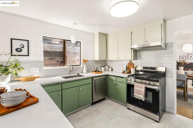 568 Vistamont Ave, Berkeley CA: https://media.crmls.org/mediaz/69e09e29-d261-4f43-85b7-d6f503e05255.jpg