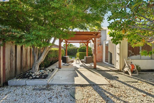 33177 Quail Drive, Union City CA: https://media.crmls.org/mediaz/69e104fe-6eba-4aa7-8702-7eba81884890.jpg