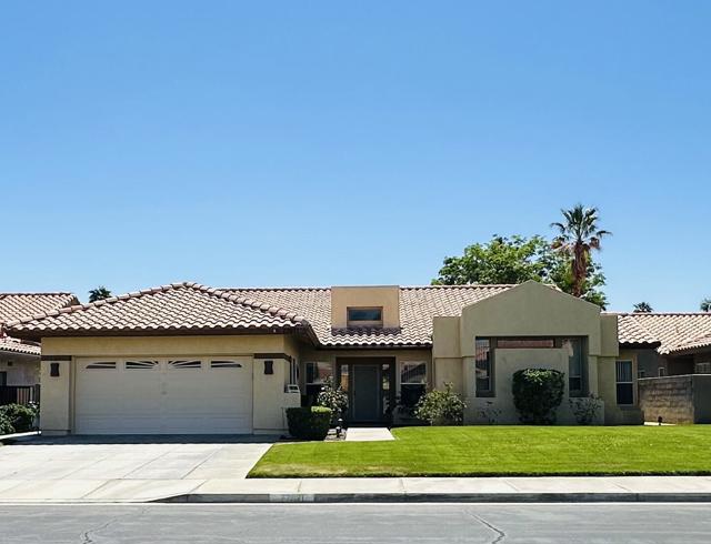 77671 Barons Circle, Palm Desert CA: https://media.crmls.org/mediaz/69e10ab3-1d8e-4480-a9c9-740478cd41e0.jpg