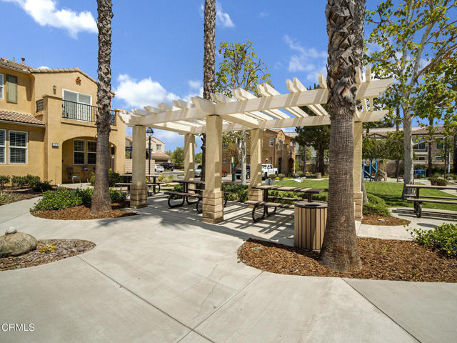 Detail Gallery Image 27 of 29 For 2949 Palmera Ln, Simi Valley,  CA 93065 - 4 Beds | 3 Baths