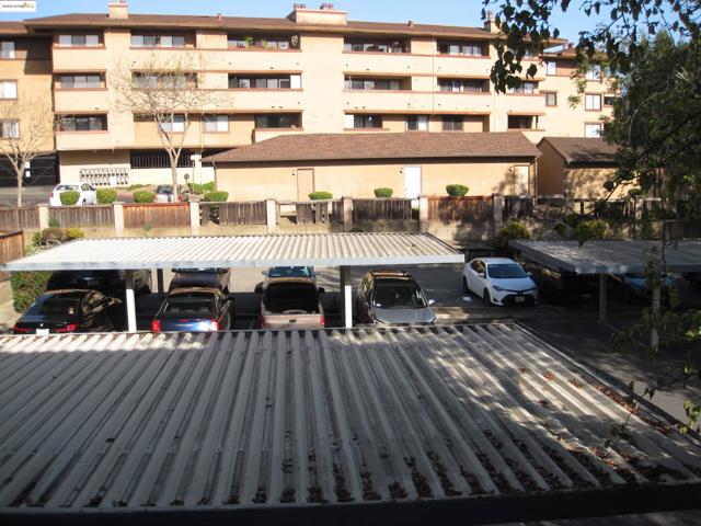 26811 Hayward Blvd, Hayward CA: https://media.crmls.org/mediaz/69e2a259-5482-4965-b900-a0d408533cc9.jpg