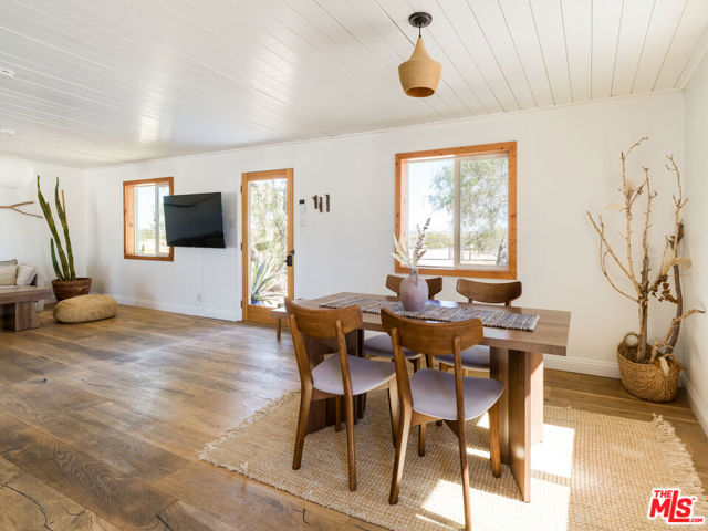 2724 Stonehill Avenue, Joshua Tree CA: https://media.crmls.org/mediaz/69e2ee5a-4906-4389-8b53-9806ff7fb4aa.jpg