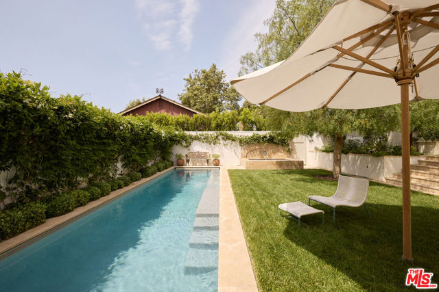 239 W Channel Road, Santa Monica CA: https://media.crmls.org/mediaz/69e35a5c-a3bf-4d36-a8f7-155887b9ca6e.jpg