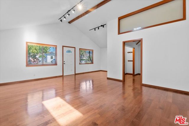 3947 Huron Avenue photo 12