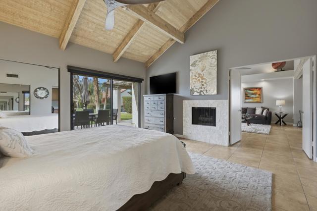 444 Sunningdale Drive, Rancho Mirage CA: https://media.crmls.org/mediaz/69e3eb20-3bcf-4d2a-8587-1da6334462ae.jpg