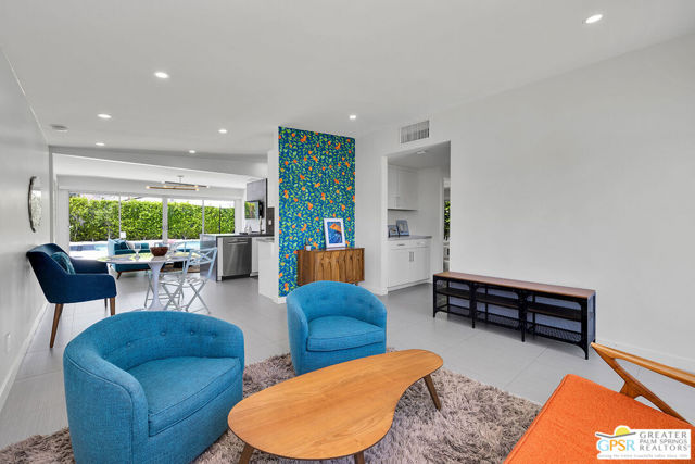 587 N Calle Marcus, Palm Springs CA: https://media.crmls.org/mediaz/69e41060-798c-47b0-ac04-25ebcd9d5326.jpg