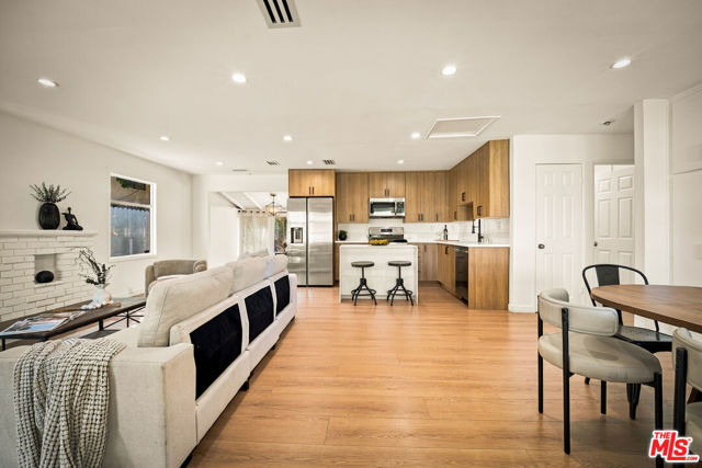 6251 Alcove Avenue photo 4