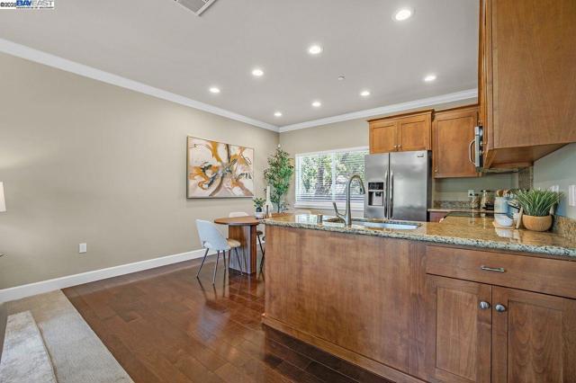 200 Valletta Ln, Pleasanton CA: https://media.crmls.org/mediaz/69e516ae-1cea-47cf-a174-b0d86453550c.jpg