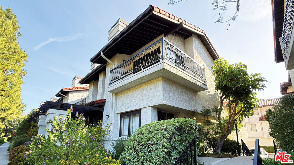 1488 Palisades Drive
