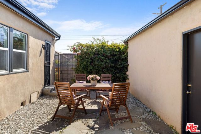 2400 W 74th Street, Los Angeles CA: https://media.crmls.org/mediaz/69e60b38-1b40-47db-a14e-92e3d2e78bde.jpg