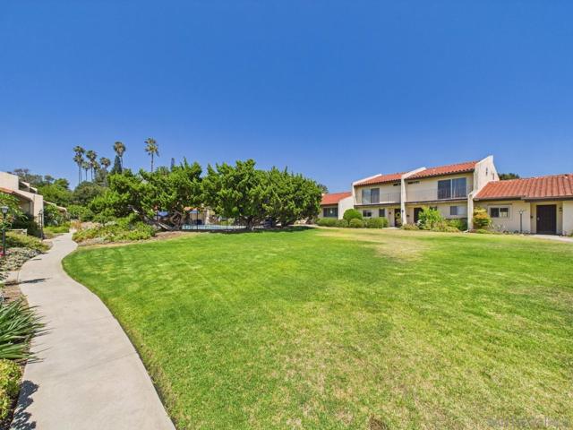 670 Bel Air Dr W, Vista CA: https://media.crmls.org/mediaz/69e60c7b-9095-4124-a61c-fa6d704bbb8d.jpg